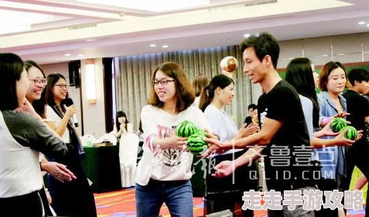 美女和男人操通过积极的互动与沟通展现了人际关系中的美好与和谐让我们共同努力营造友善的社会氛围
